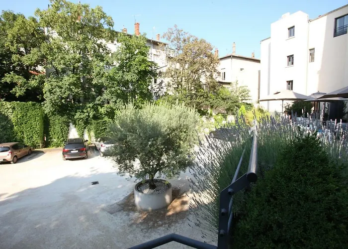 De France 4* Βαλένς