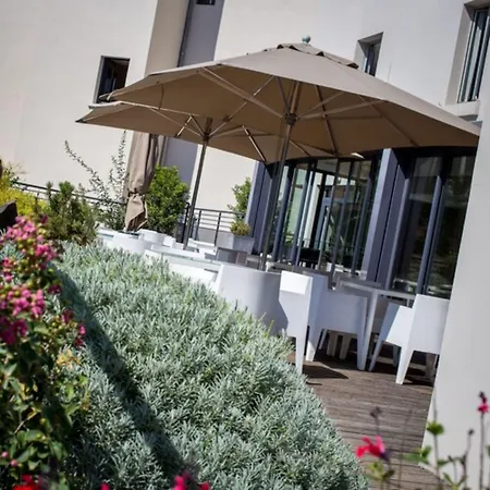 Hotel De France 4*