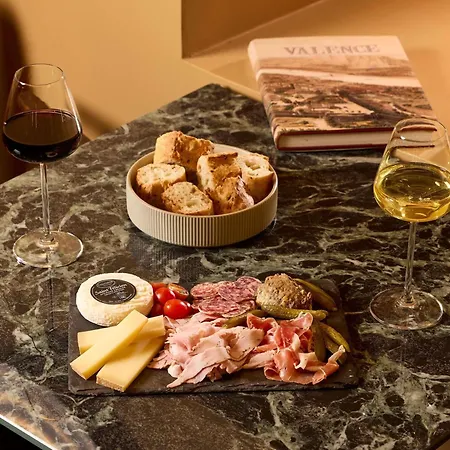 Hotel De France - Handwritten Collection 4*