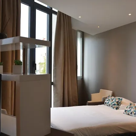 Hotel De France 4*